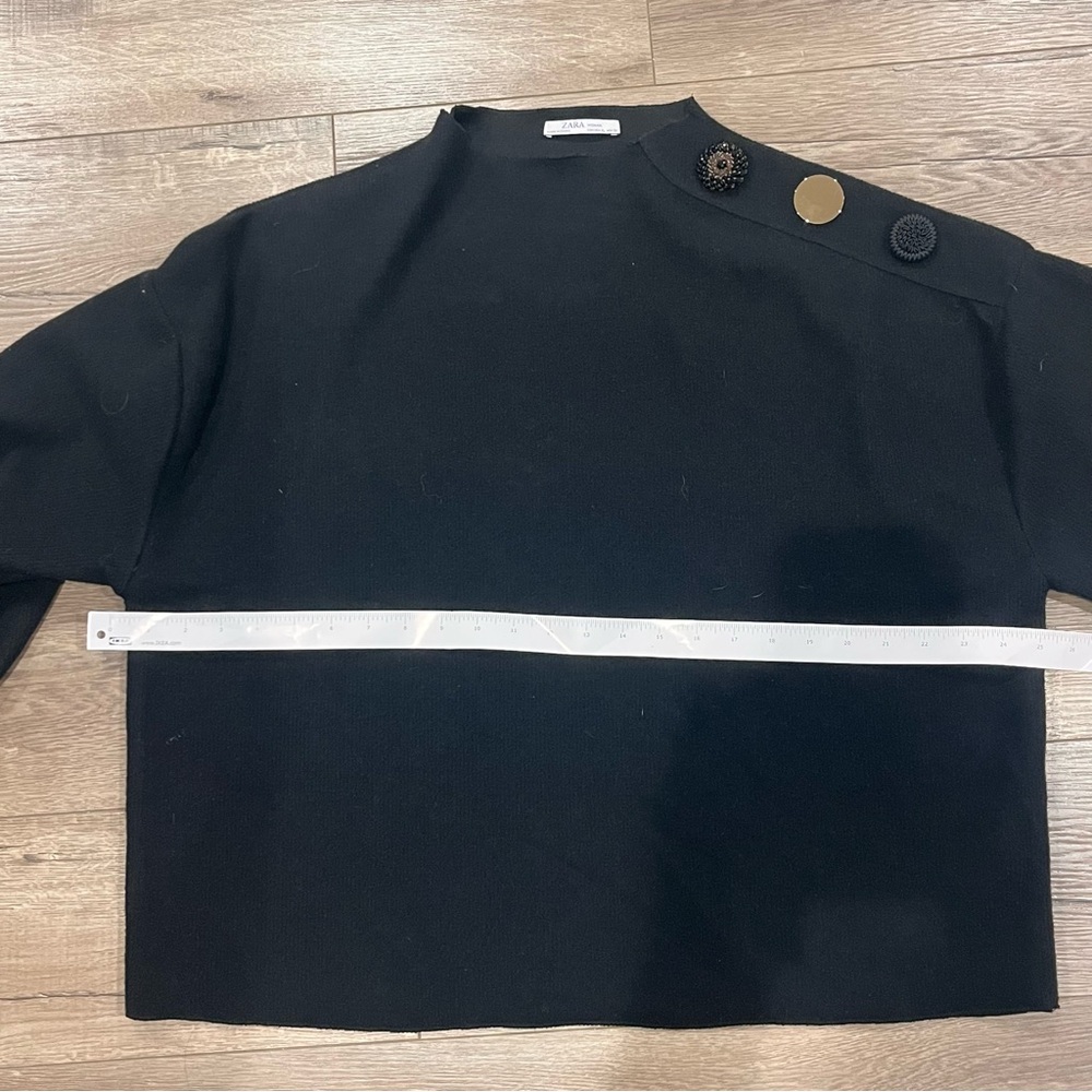 Zara women's sweater with three buttons on the shoulder size XL - Picture 5 of 16